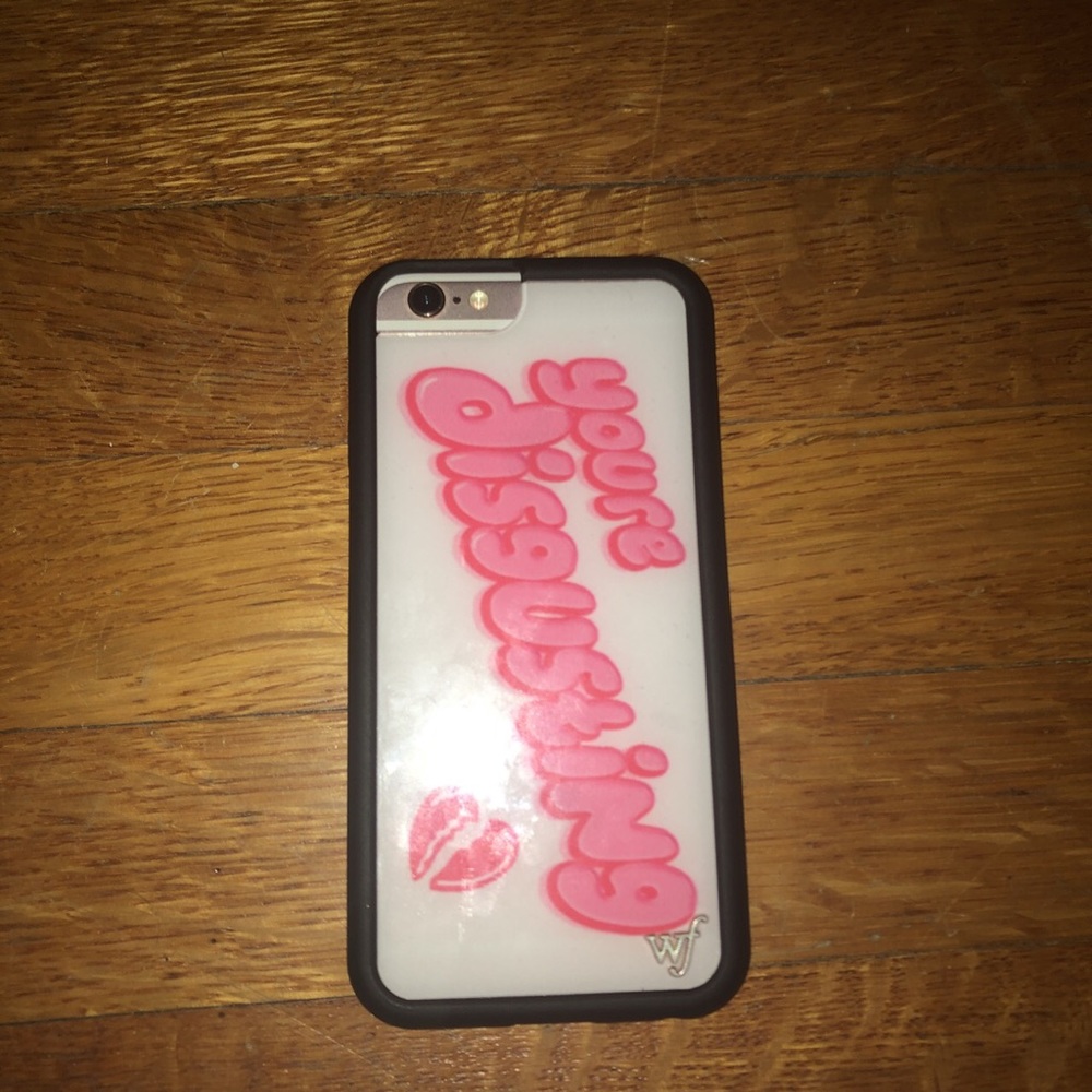 This is a case from wildflower for the iPhone 6/6s